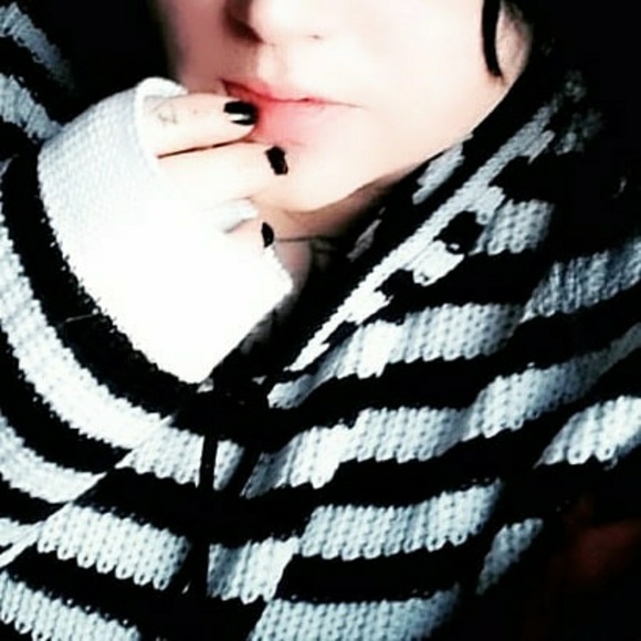 Meet your Posher, Renée - Picture 1 of 1